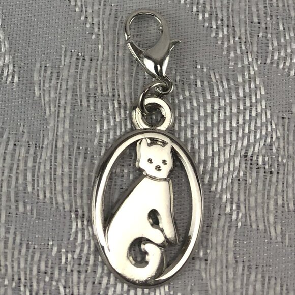 Arm & Hammer KittyCrew Toggle Closure Chain Bracelet with 5 Purr-fect Cat Charms - Picture 7 of 15